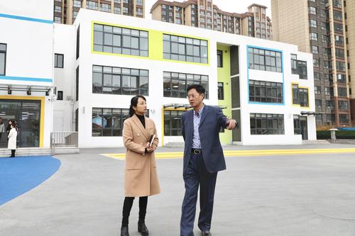教文体局党委书记王恒至郑东新区第二实验幼儿园实地调研