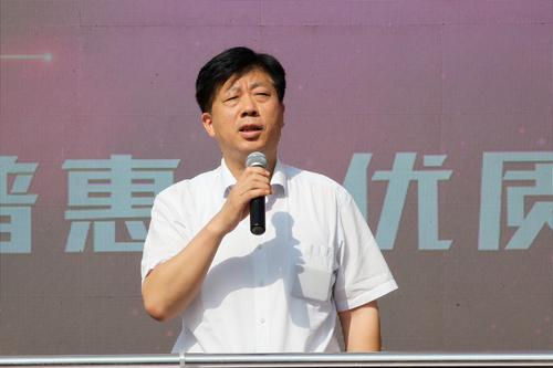 郑州市教育局党组书记、局长楚惠东宣布26所幼儿园正式开园