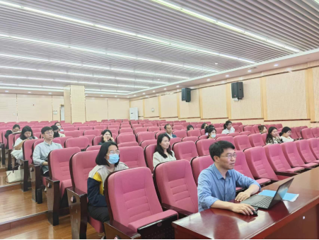 郑东新区各学校道德与法治学科教师代表参加网络教研活动