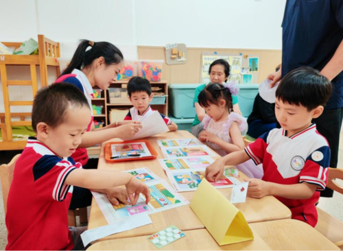 幼儿在游戏情境中展现数学思维能力