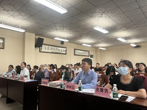 7.郑东新区各个学校骨干教师参加会议