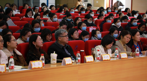 2.郑东新区举行小学语文“实用性阅读与交流”学习任务群教学观摩研讨活动