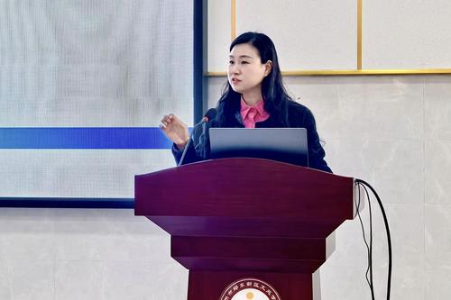 2026年3月25日下午，谢俊老师在文苑学校举行五年级教情学情反馈暨学科工作会